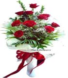 10 Adet k�rm�z� g�lden olu�an buket<br>10 Adet k�rm�z� g�l Cipsofilya  beyaz t�l ve k�rm�z� kurdale ile d�zenlenmi� , ortalama �r�n boyutlar� 40x55 cm